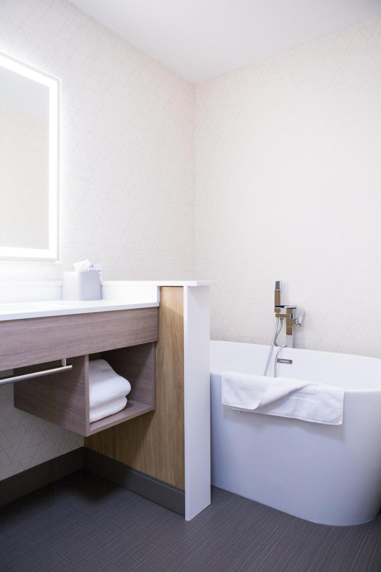 Holiday Inn Express & Suites Prince Albert - South By Ihg Екстериор снимка