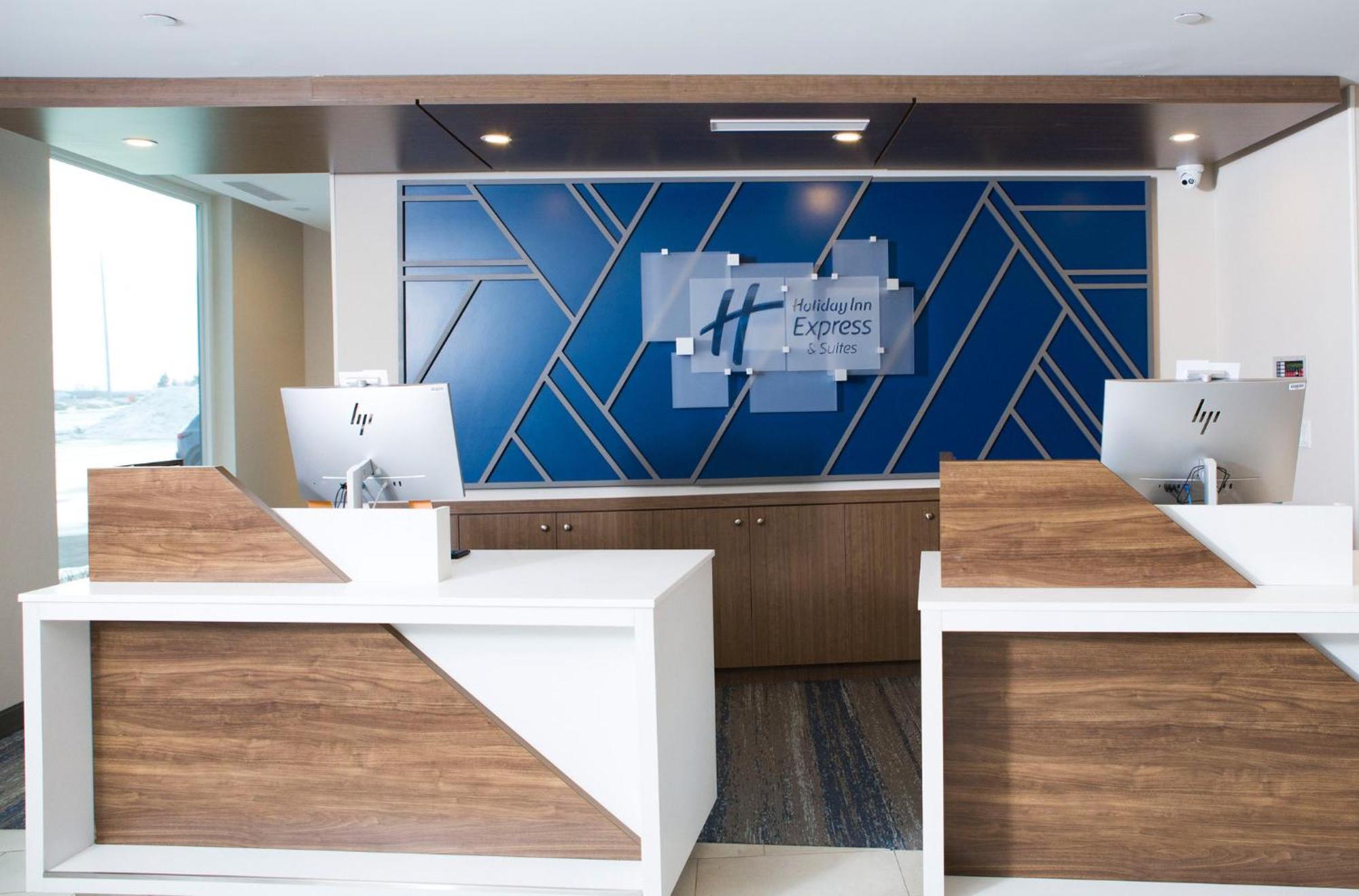 Holiday Inn Express & Suites Prince Albert - South By Ihg Екстериор снимка
